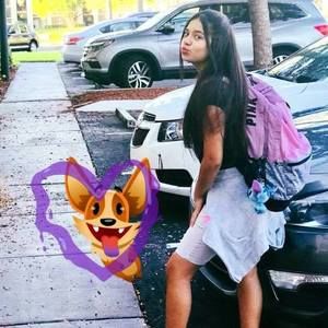 Meet your Posher, Clara valeria